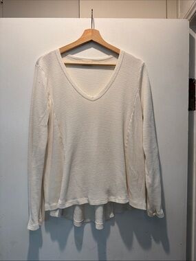 T.La V-Neck Waffle Knit Long Sleeve Top in Cream
